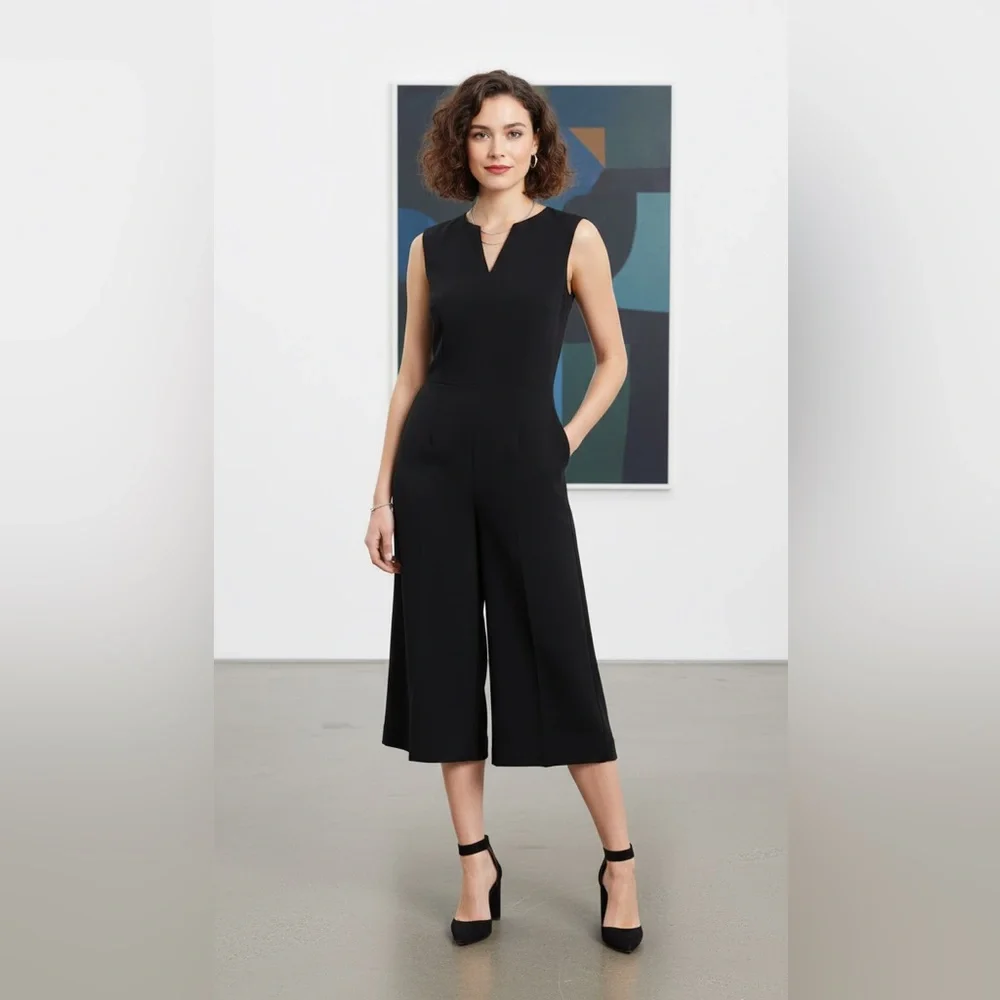 ST. JOHN‎ Black Split V-Neck Wide Leg Jumpsuit Size 0